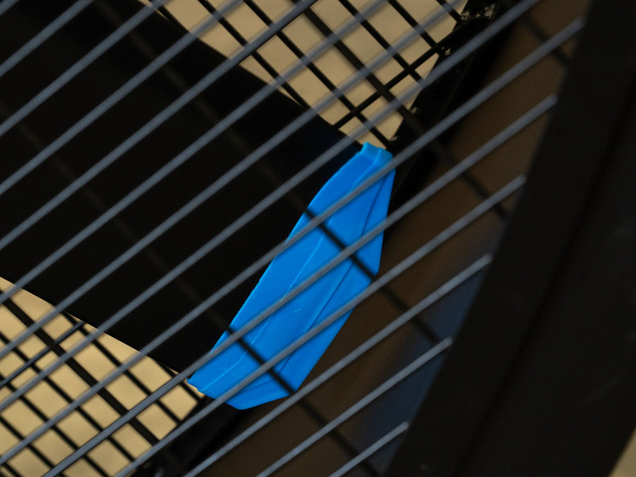 Aluminium airfoil blade tip behind the fan guard